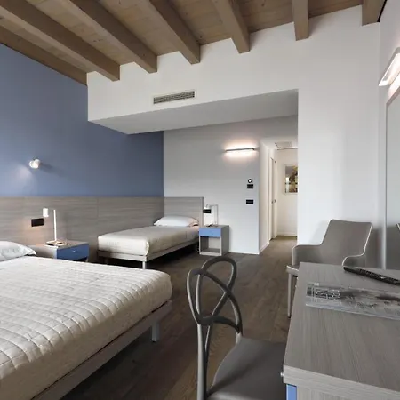 Caffe Maya Aparthotel Maslianico