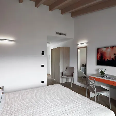 Caffe Maya Apart-hotel 4*